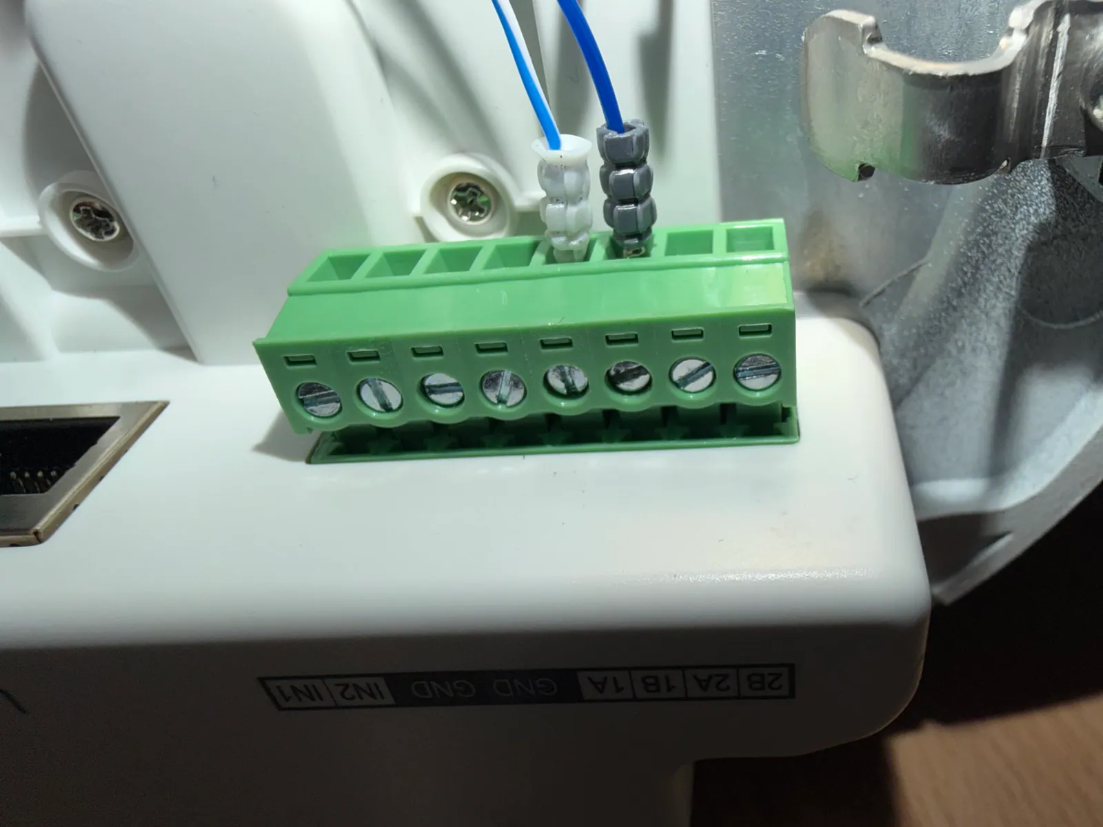 Kamera kontrol klemensinin yakın görünümü